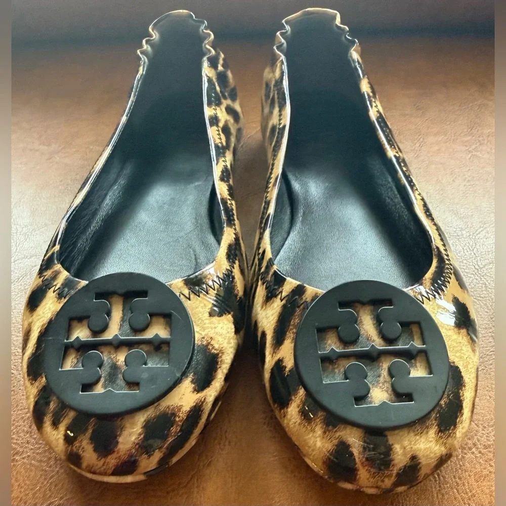 Tory Burch Reva Leopard Ballet Flats Sz 8M Patent Logo EUC - Picture 7 of 12